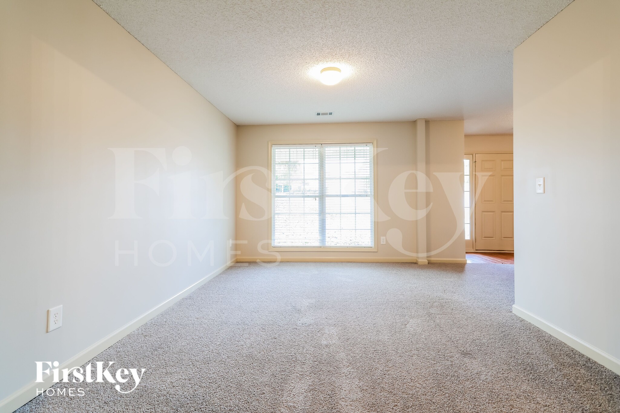 Building Photo - 894 Hawk Creek Trail