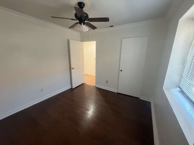 Building Photo - Beautiful 3 Bed / 2 Bath Home with Backyard Oasis & Pool!