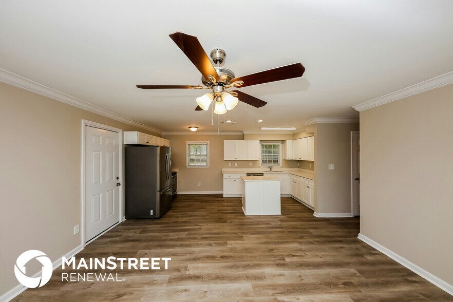 Building Photo - 3405 Ridgecrest Dr