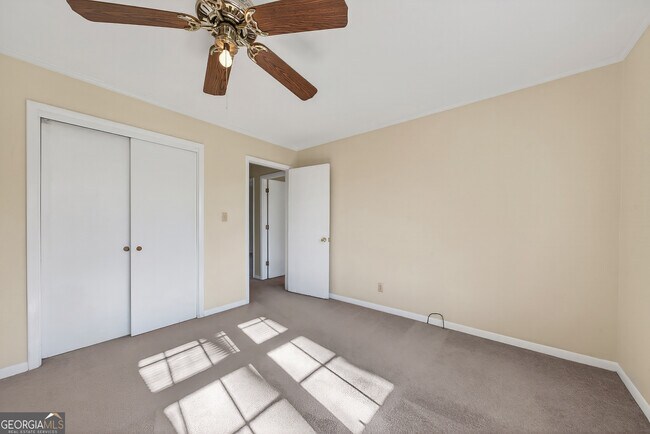 Building Photo - 741 East Ave