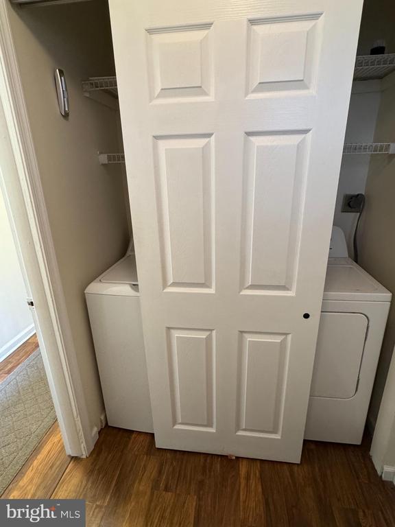 Building Photo - 204 Livingston Ct