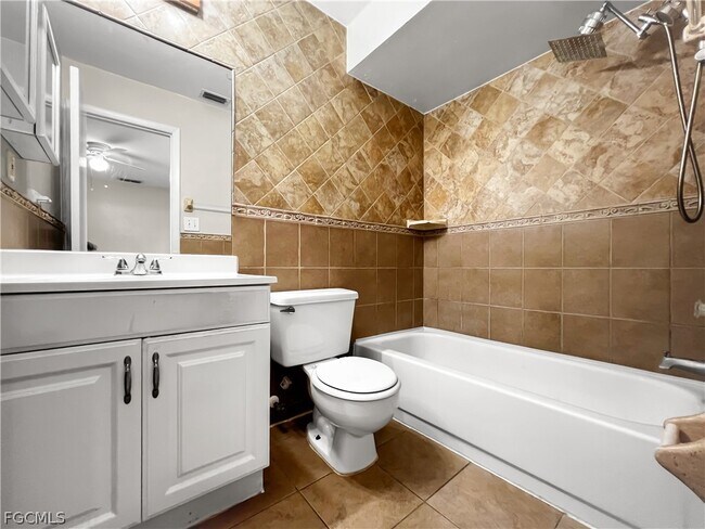 Building Photo - 2704 Owen Ave S