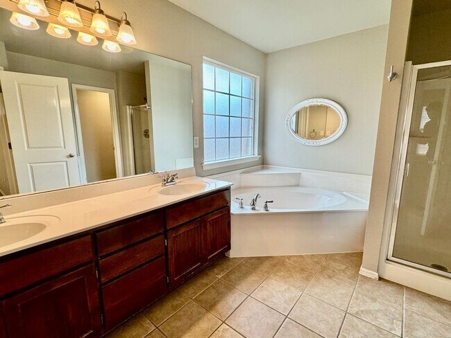 Building Photo - 8916 N 155th E Ave