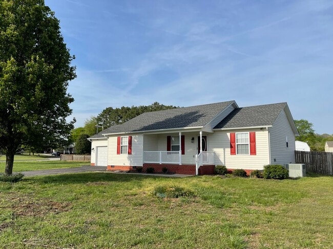 Building Photo - 1610 Robert Rd