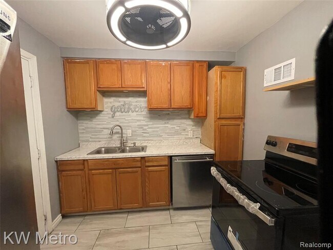 Building Photo - 13946 Braile St