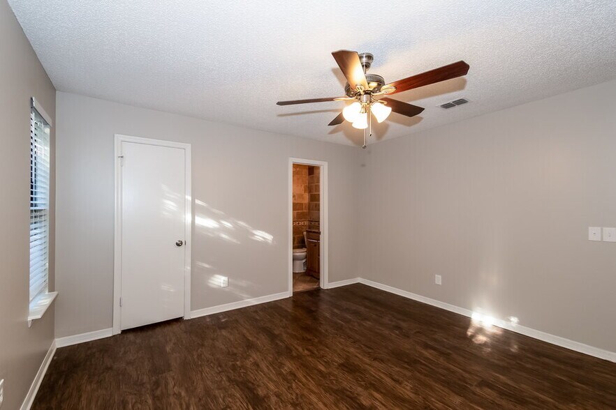 Building Photo - 7039 Eagles Perch Dr