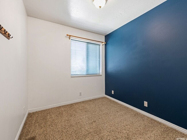 Building Photo - Cute 3 Bed 1.5 Bath in Provo!!