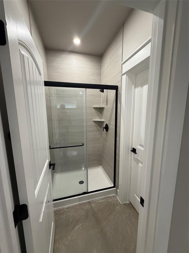 Building Photo - 201 N Vandeveer St