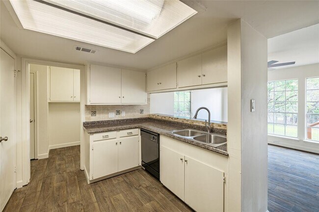 Building Photo - 9848 Weir Lp Cir