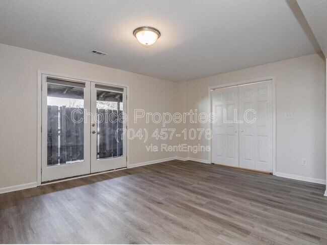 Building Photo - 8358 Knights Bridge Rd