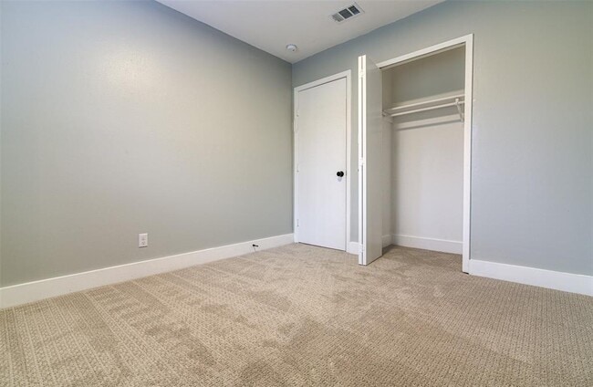 Building Photo - 4707 Menchaca Rd