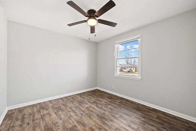 Building Photo - 110 Tandy Dr