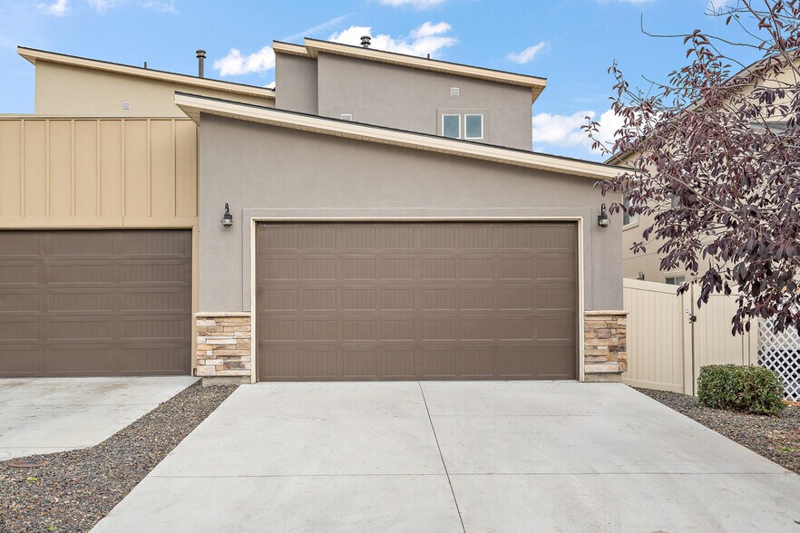 Building Photo - 2900 N Villere Ln