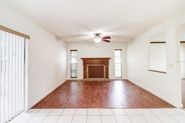 Building Photo - 16107 Country Crossing Dr