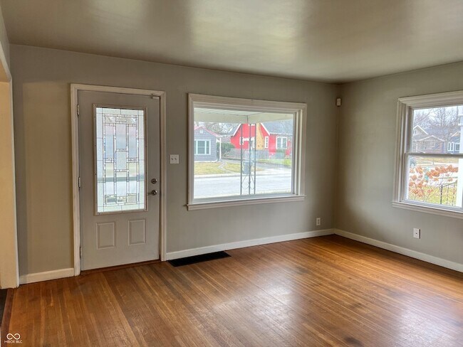 Building Photo - 1328 Wallace Ave