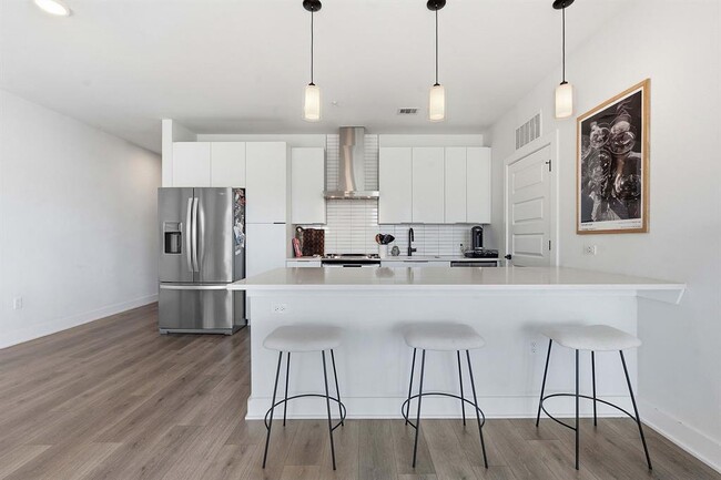 Building Photo - 2220 Webberville Rd