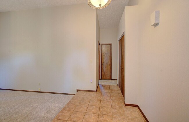 Building Photo - Spacious 3-Bedroom Home with Private Backyard Oasis