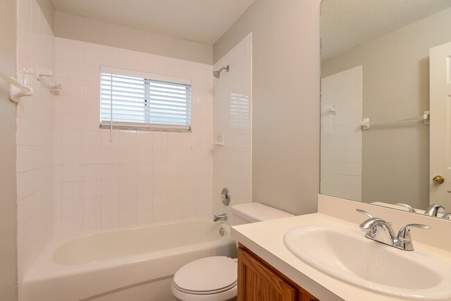 Building Photo - 30932 Midtown Ct
