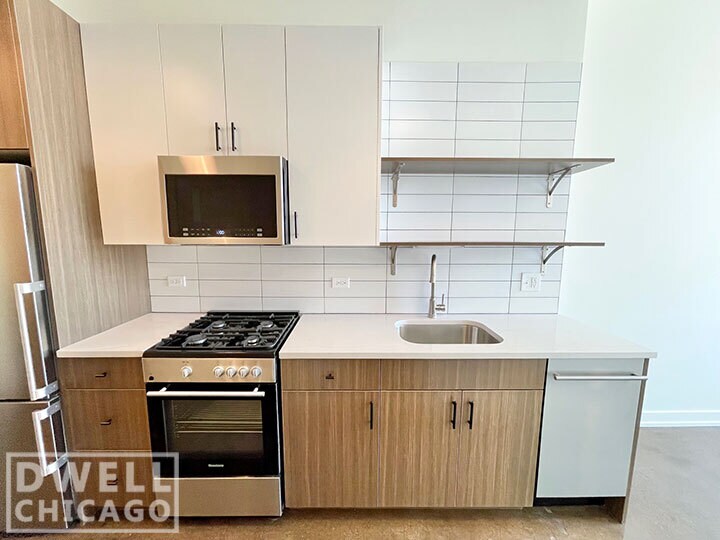 Building Photo - 1139 W Lawrence Ave