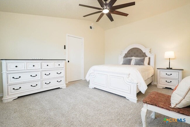 Building Photo - 913 Hander Ln