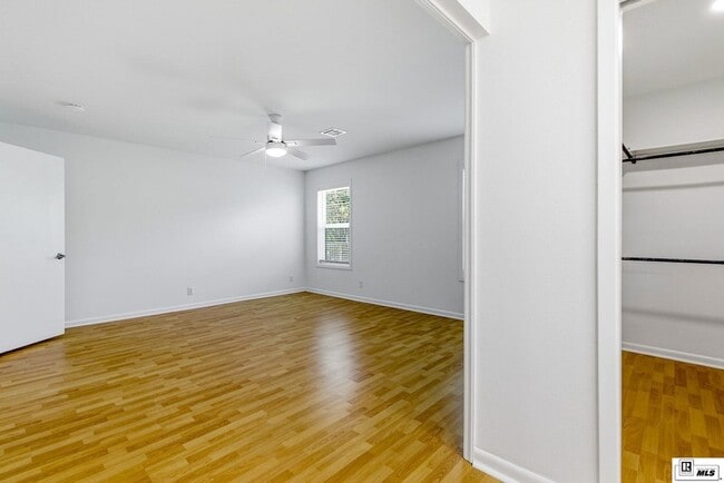 Building Photo - 203 Dupont Dr