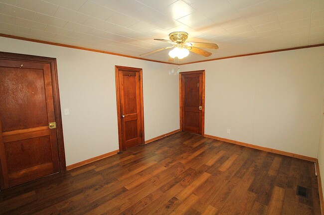 Building Photo - 3 Bedroom Home in Mount Holly, NC (Lawn Ca...