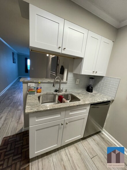 Building Photo - 795 Hammond Dr