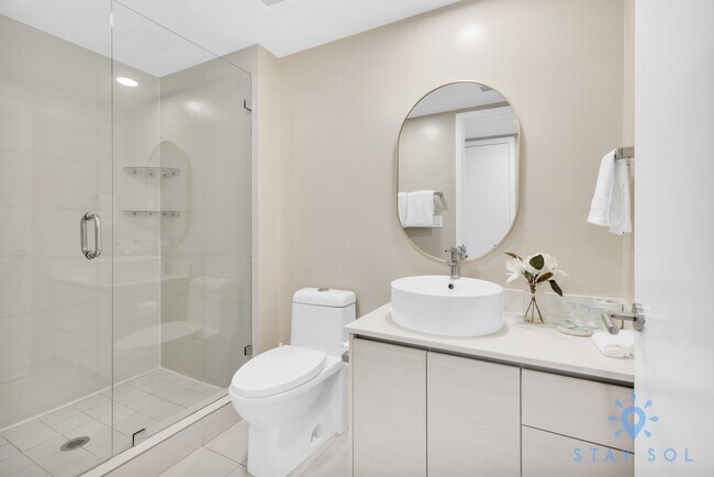 Building Photo - 2602 E Hallandale Beach Blvd