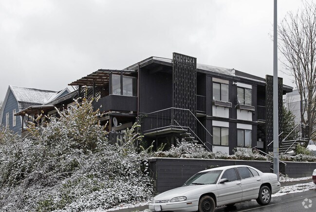 Building Photo - 1420 Yesler Way