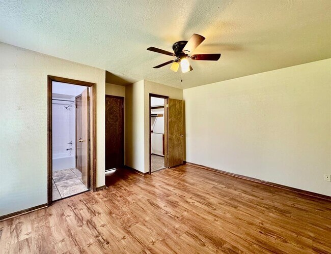 Building Photo - 415 Timberwind Rd