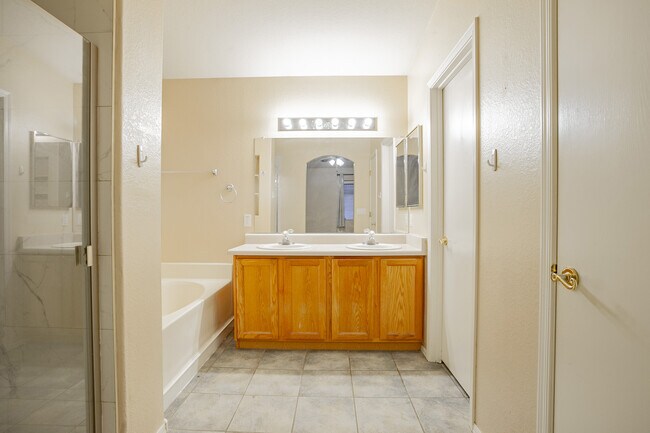 Building Photo - 6590 Tuzigoot Way