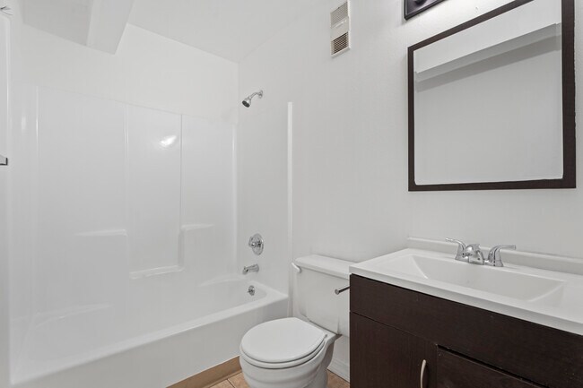 2br bathroom - Elder Square Apartments