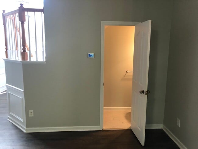 Building Photo - This lovely townhome is located in the highly desirable community of Blakeney Preserve just off R...