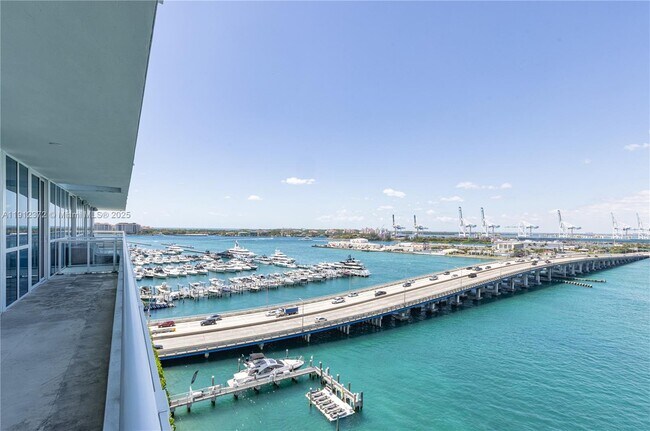 Building Photo - 520 West Ave