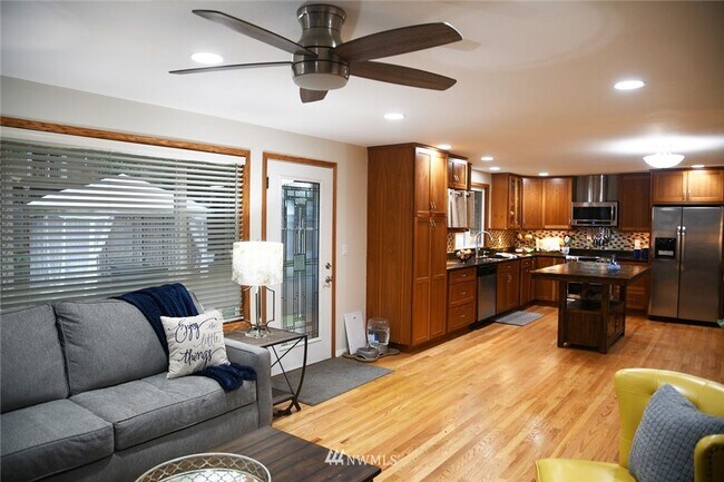 Building Photo - Charming home in Sammamish