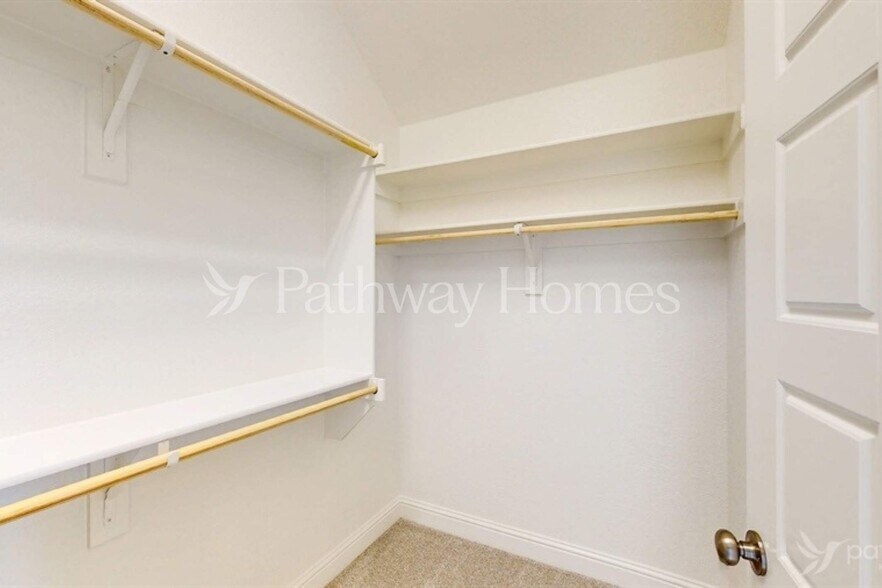 Building Photo - 112 Trail Dr