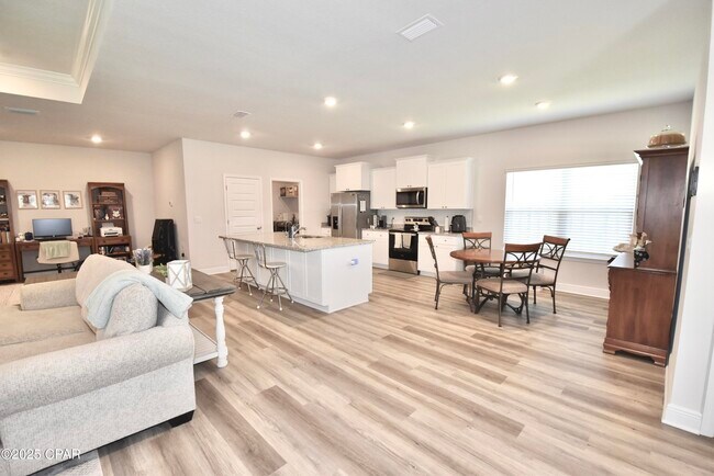 Building Photo - 4858 Sweetspire Dr