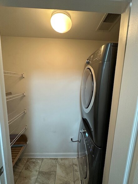 Laundry room - 6185 Willow Pl