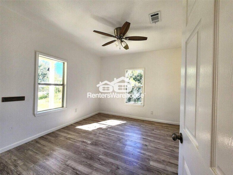 Building Photo - 2706 1/2 Berry St