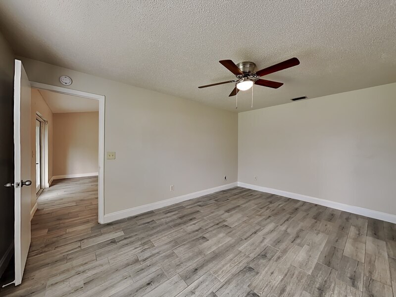 Building Photo - 2820 Abington Ave