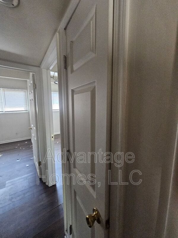 Building Photo - 827 N 70th Terrace
