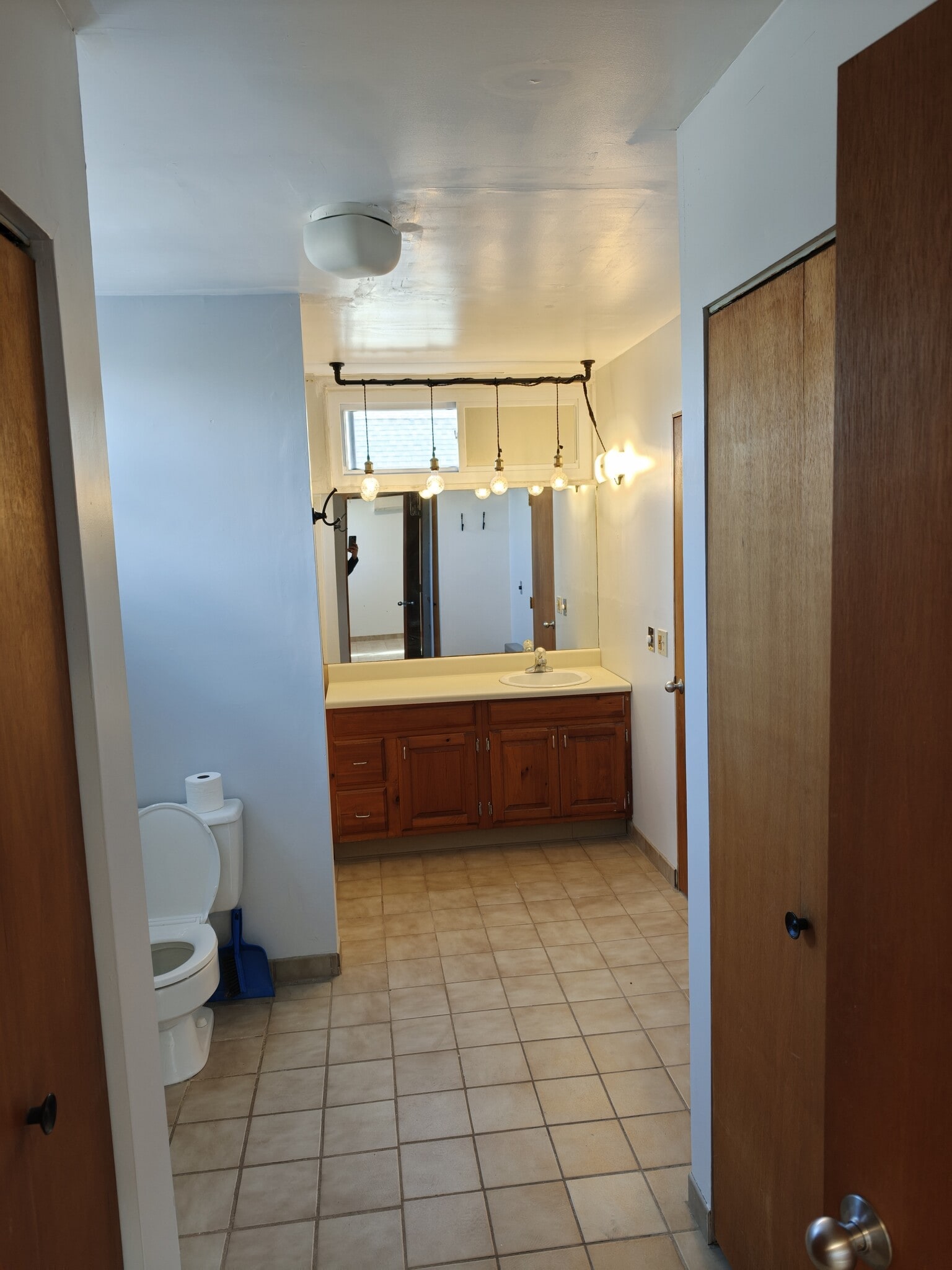 Bathroom - 39 Robertson Ave