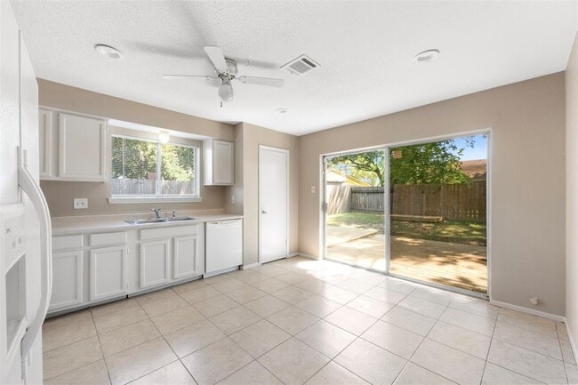 Building Photo - 1106 Ravenscourt Dr