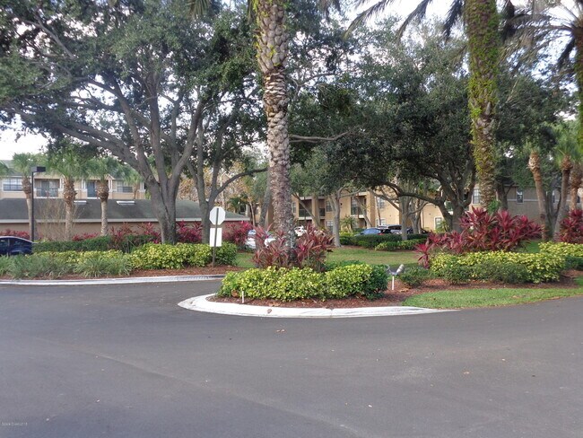 Building Photo - 7667 N Wickham Rd