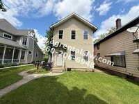 Building Photo - 310 W Dewald St