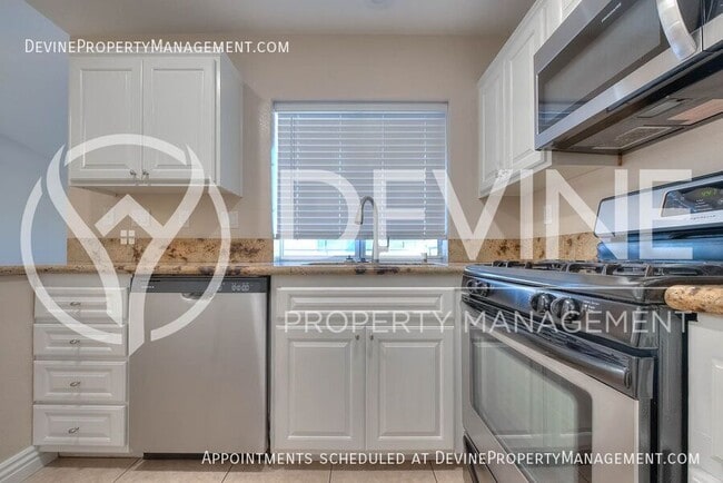 Building Photo - 7338 Greenhaven-Unit 66