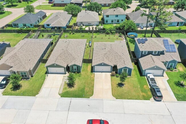 Building Photo - 12730 Pelican Bay Dr