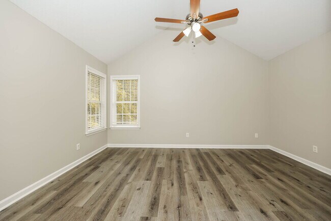 Building Photo - 636 Zellwood Dr