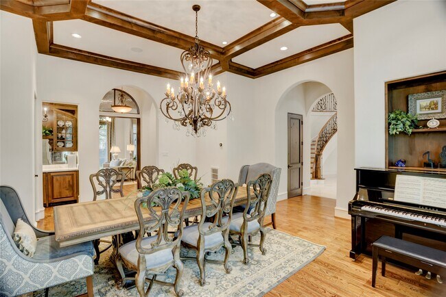 Building Photo - 5015 Jason St