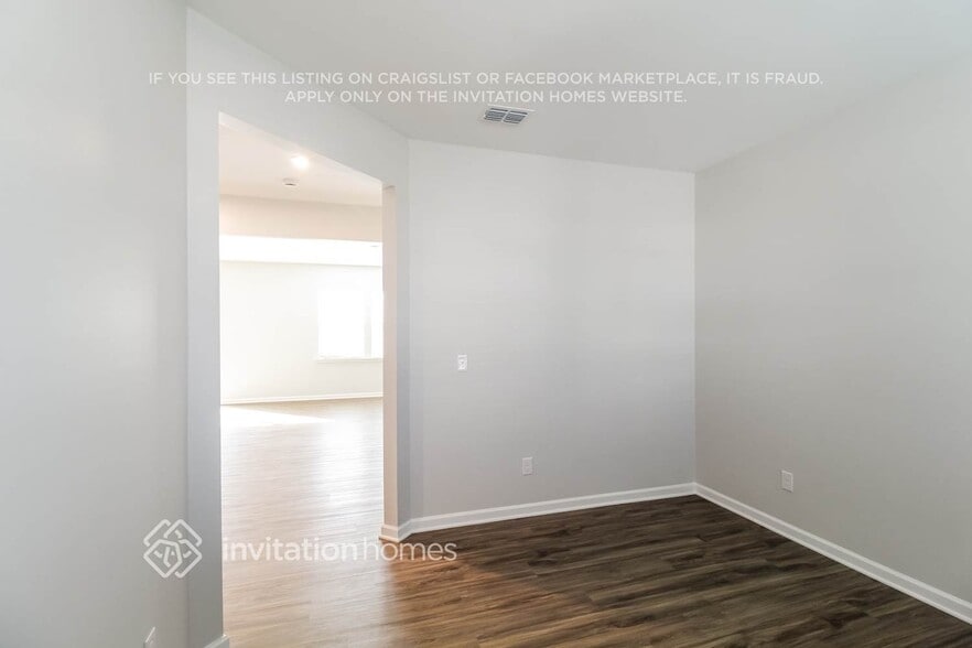 Building Photo - 2118 Blackbird Cir